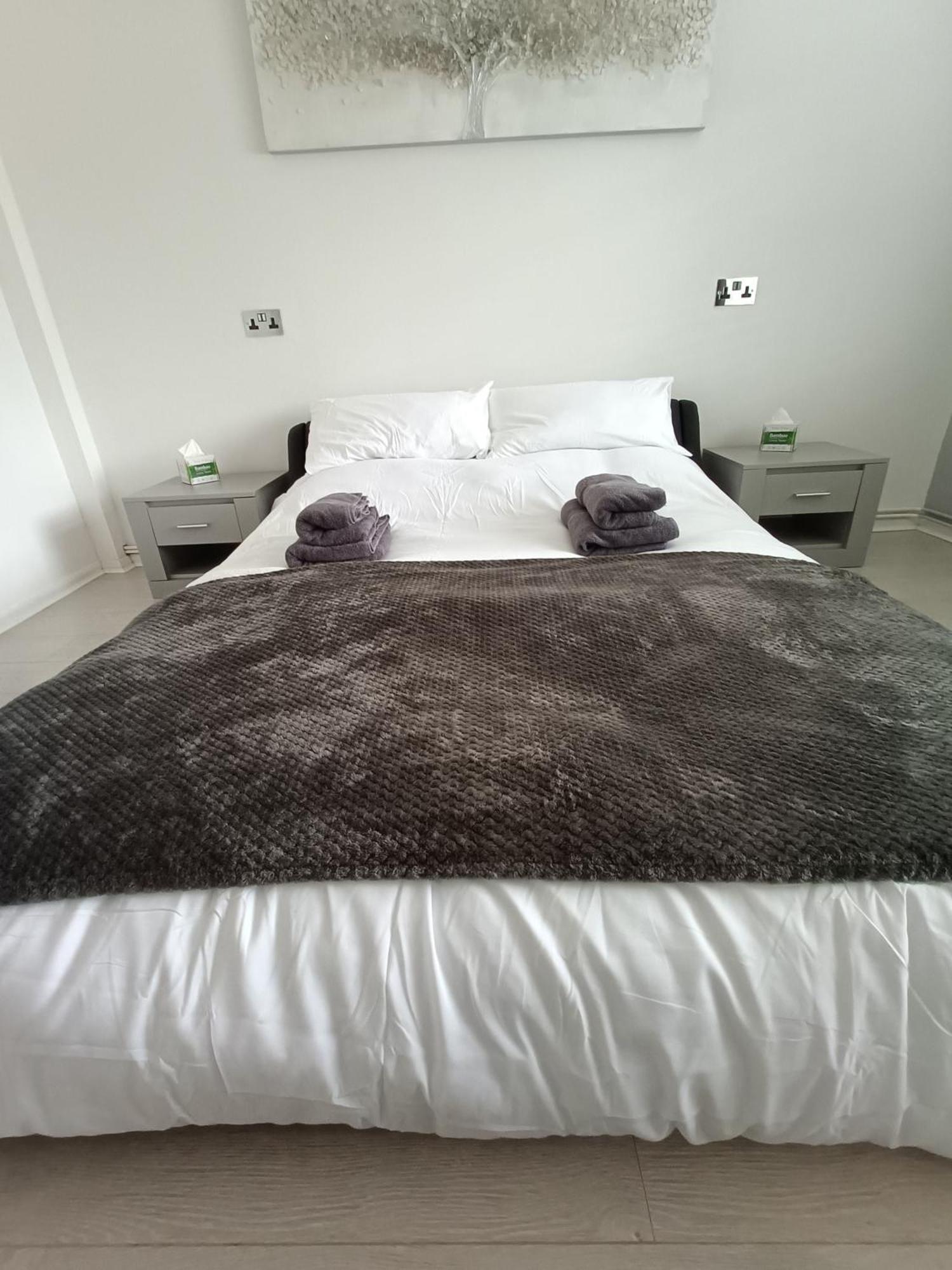 Alton Towers & Foxtail Barns & Oak Barns & Peak District Villa Wetleyrocks Exteriör bild